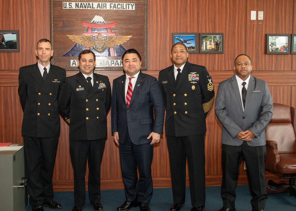 Japan Congressman Visits NAF Atsugi