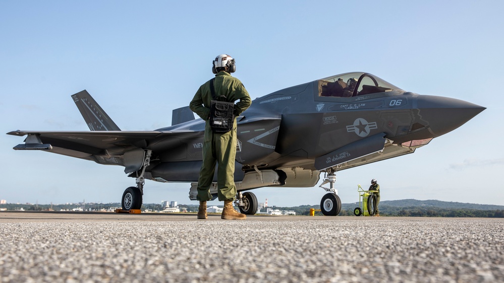 U.S. Marines fly out of Kadena