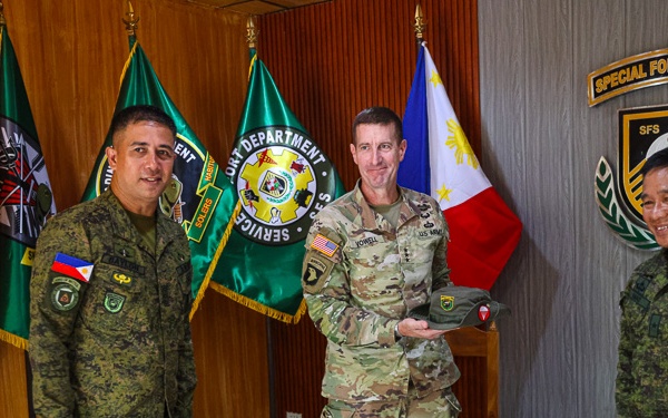 Salaknib 25 | U.S. Army forces host Lt. Gen. Joel Vowell