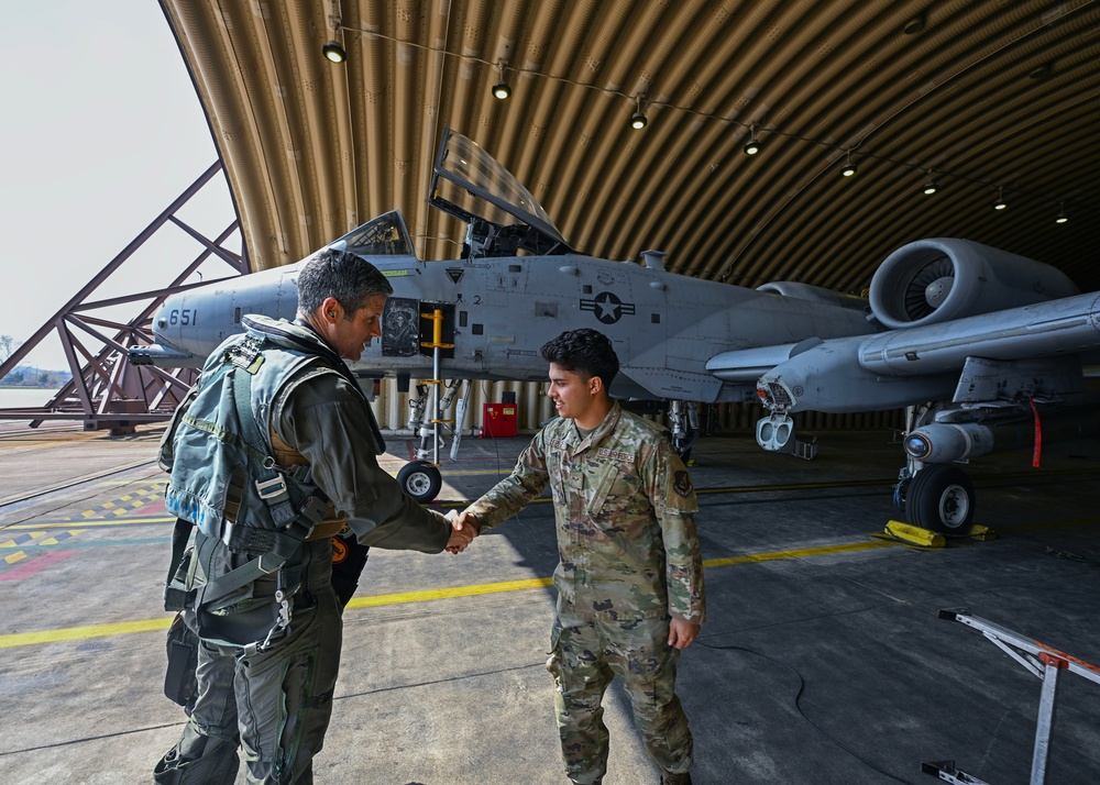 Osan commander takes to the skies for CSARTE 25-2