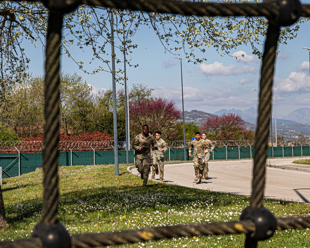 SETAF-AF soldiers compete in obstacle course at best squad competition