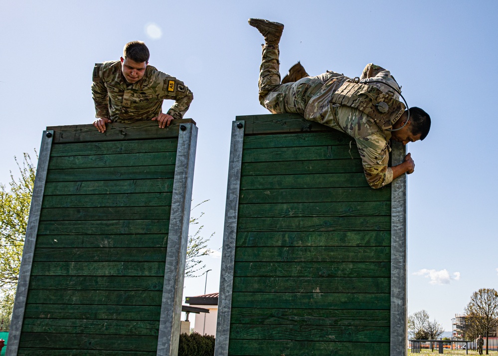 SETAF-AF soldiers compete in obstacle course at best squad competition