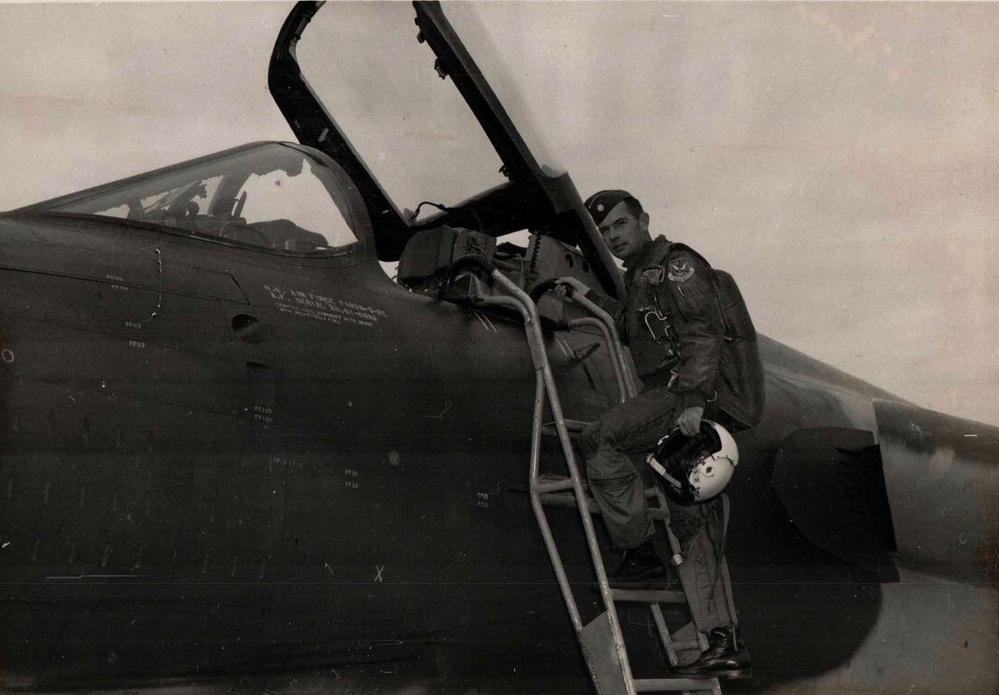 98-year-old pilot sees Skyraider legacy live on in AFSOC’s OA-1K Skyraider II