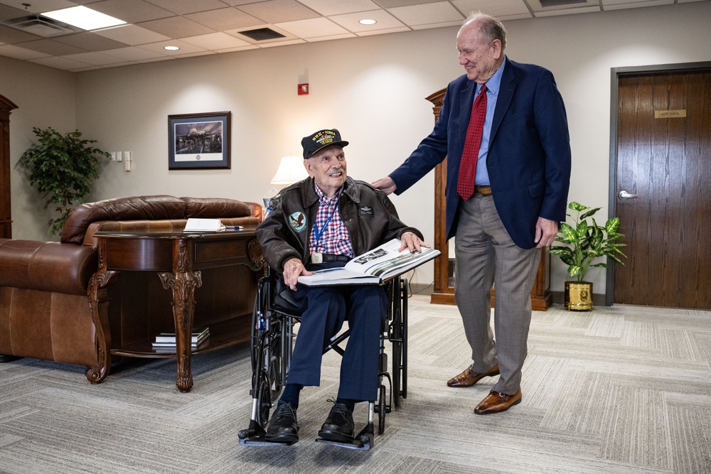 98-year-old pilot sees Skyraider legacy live on in AFSOC’s OA-1K Skyraider II