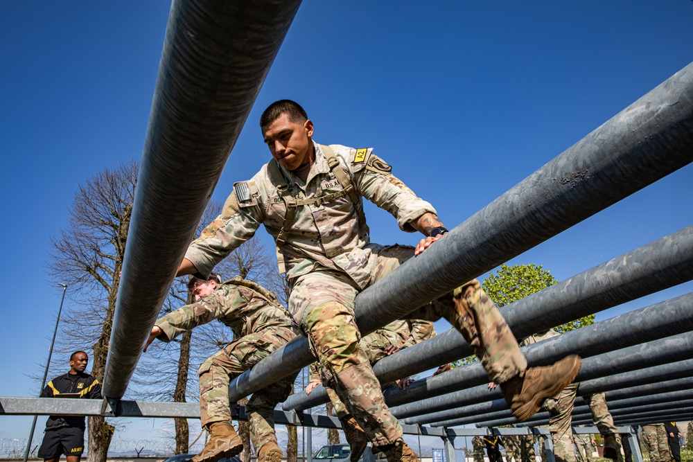 Squads tackle obstacle course during Best Squad competition