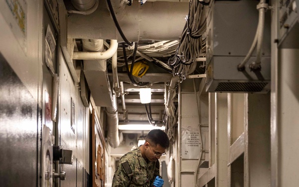 KEARSARGE CONDUCTS CLEANING STATIONS