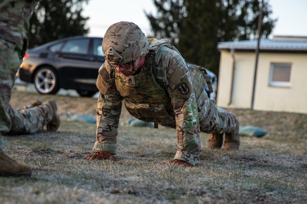 41st FAB Soldiers conduct Expert Physical Fitness Assessment during best squad competition
