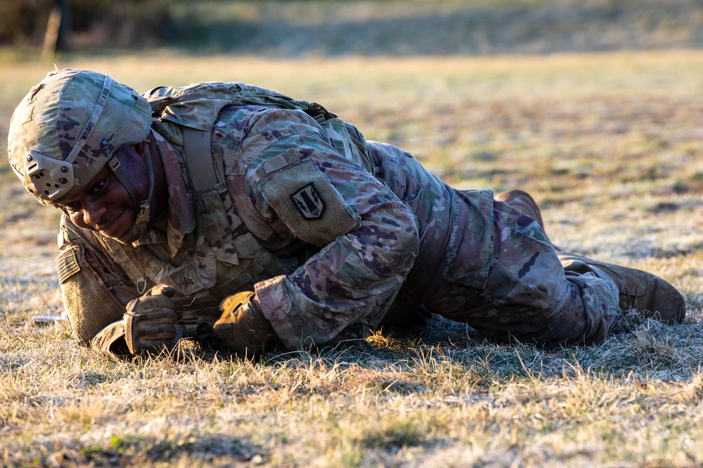 41st FAB Soldiers conduct Expert Physical Fitness Assessment during best squad competition