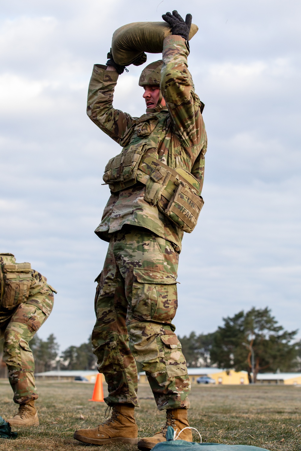 41st FAB Soldiers conduct Expert Physical Fitness Assessment during best squad competition