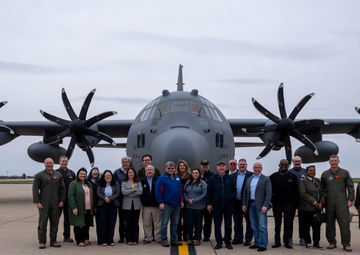 State leaders learn about Peoria air mission