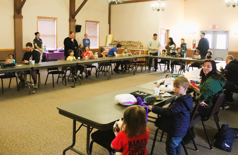 Hundreds of Fort McCoy family members attend 2025 MOMC Movie Night event