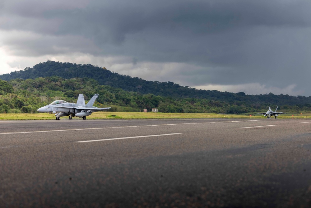 U.S. Marines, Soldiers utilize Panama airfield for flight operations