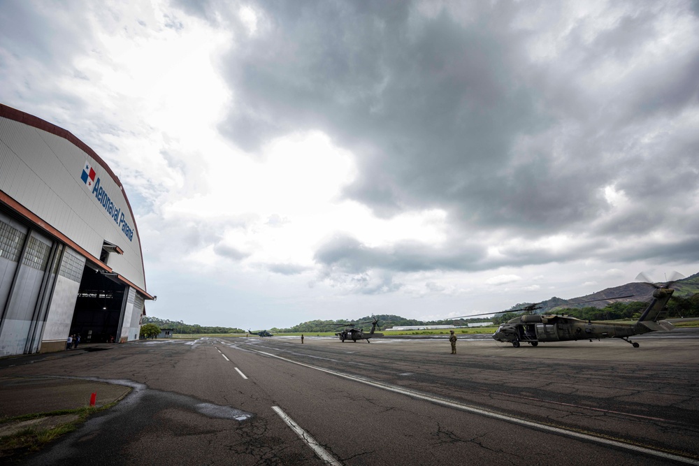 U.S. Marines, Soldiers utilize Panama airfield for flight operations