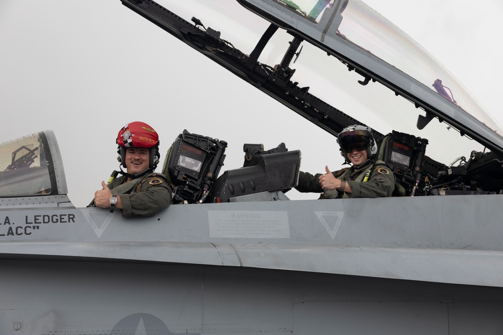 U.S. Marines and Panamanian civilian contractors launch F/A-18 Hornets