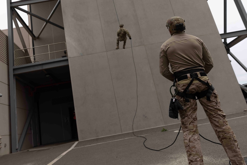 NSWG-11 Rappelling Qualification