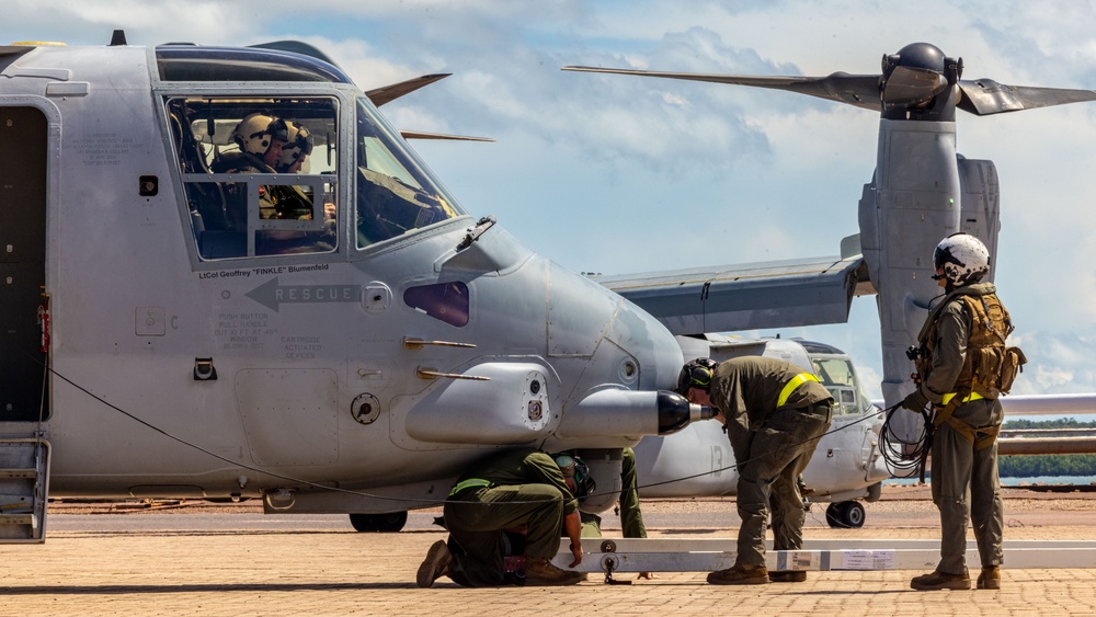 MRF-D 25.3: MV-22B Ospreys depart Darwin Port