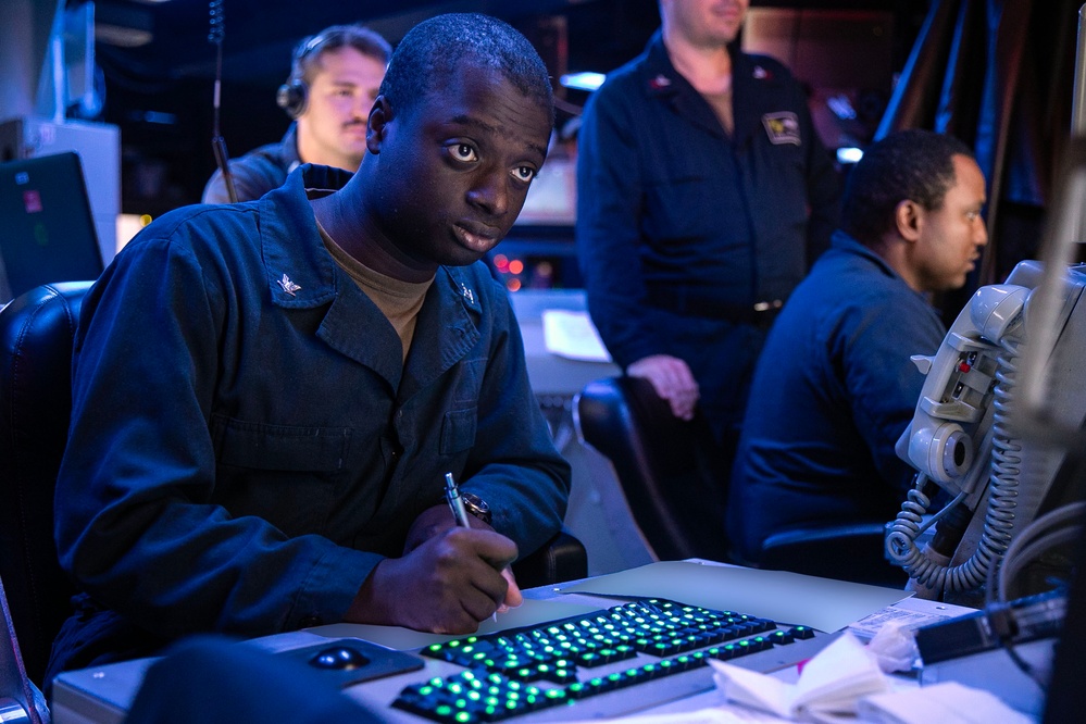 Wayne E. Meyer Sailors Stand Watch in the CIC