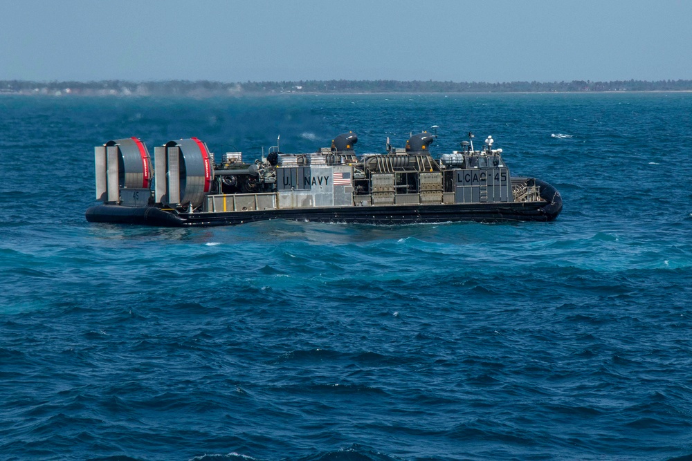 USS Comstock (LSD 45) Completes Cross Well Deck Ops During Tiger Triumph 2025