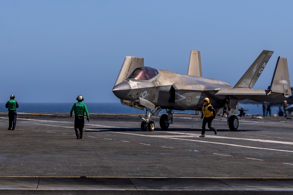 Abraham Lincoln conducts flight operations