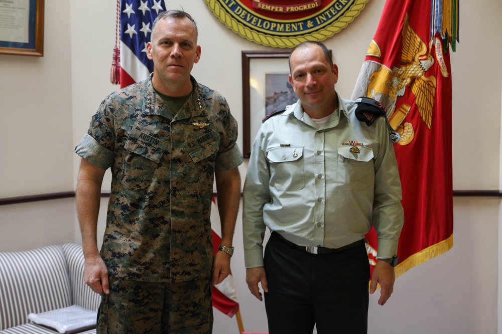 Chief of the Israeli Ground Forces Visits CD&amp;I