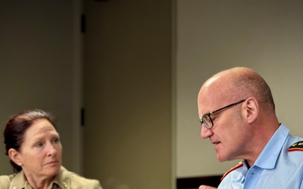 Bundeswehr Medical Academy Commandant visits NMCSD, explores collaborative opportunities