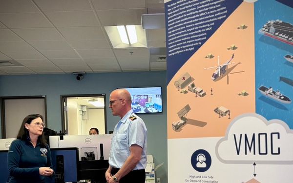 Bundeswehr Medical Academy Commandant visits NMCSD, explores collaborative opportunities