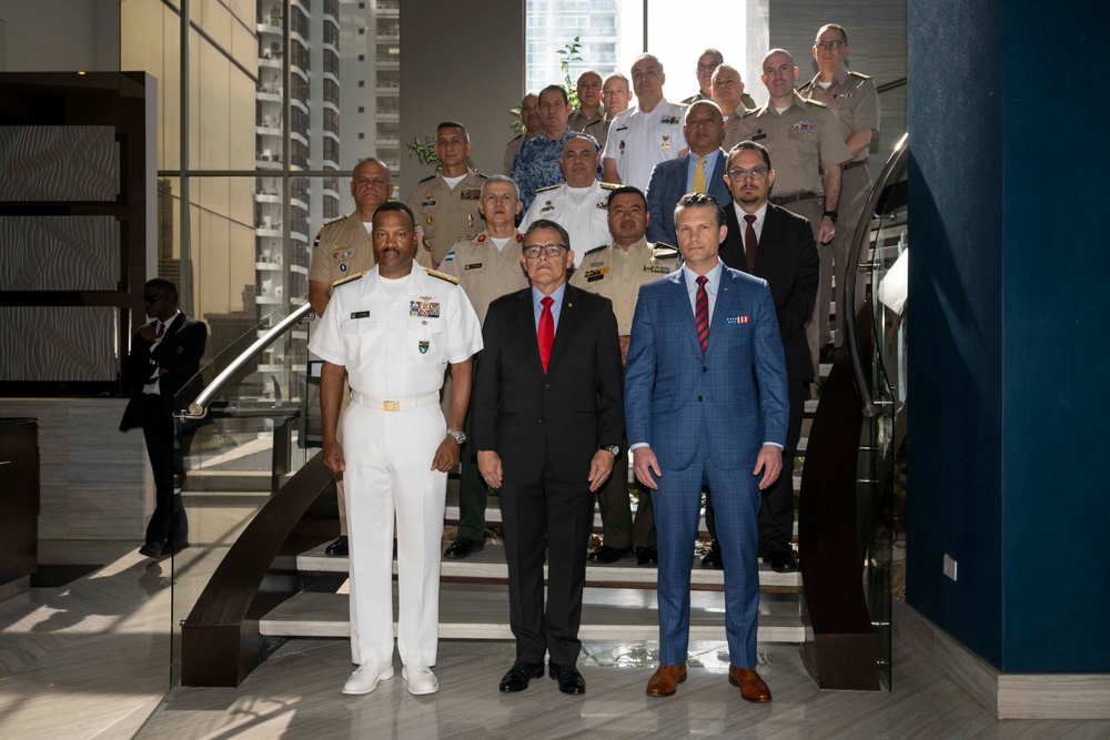 SD Hegseth Attends CENTSEC 25, Visits Sailors Aboard USS Chosin