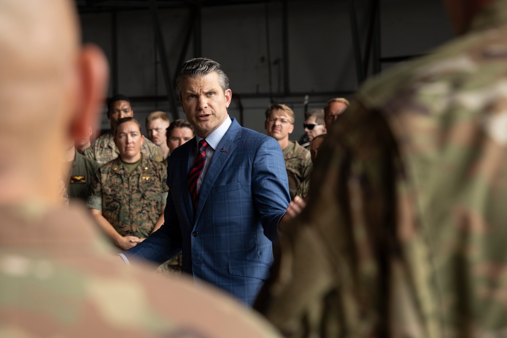 SD Hegseth visits U.S. military personnel