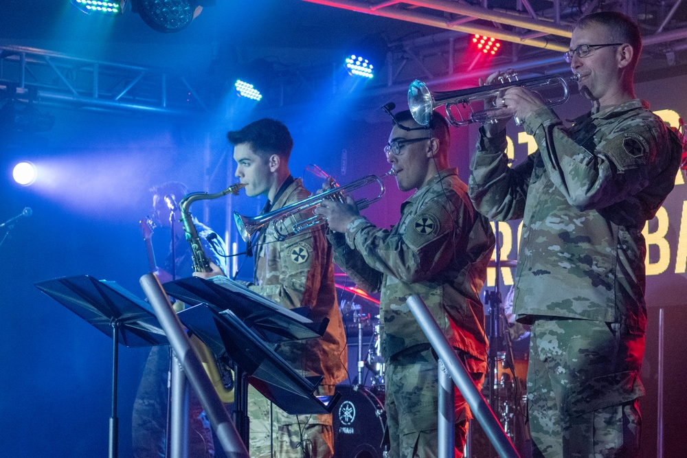 8th Army band performs