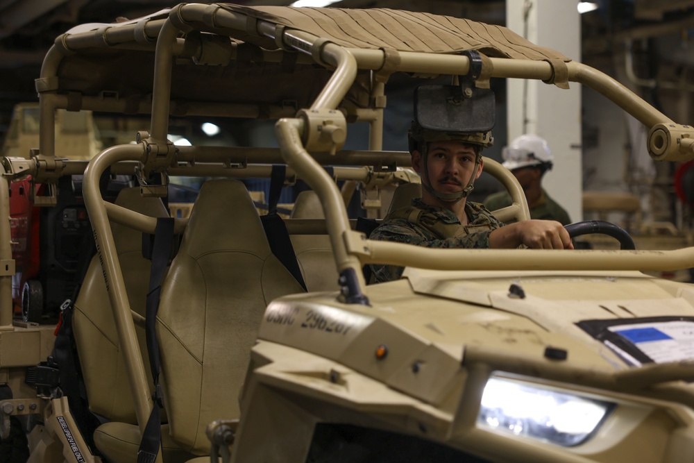 22nd MEU Marines Depart USS Iwo Jima on LCACs