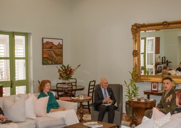 MRF-D 25.3: CO visits Government House, Northern Territory