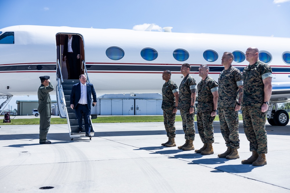 The Secretary of the Navy visits II Marine Expeditionary Force