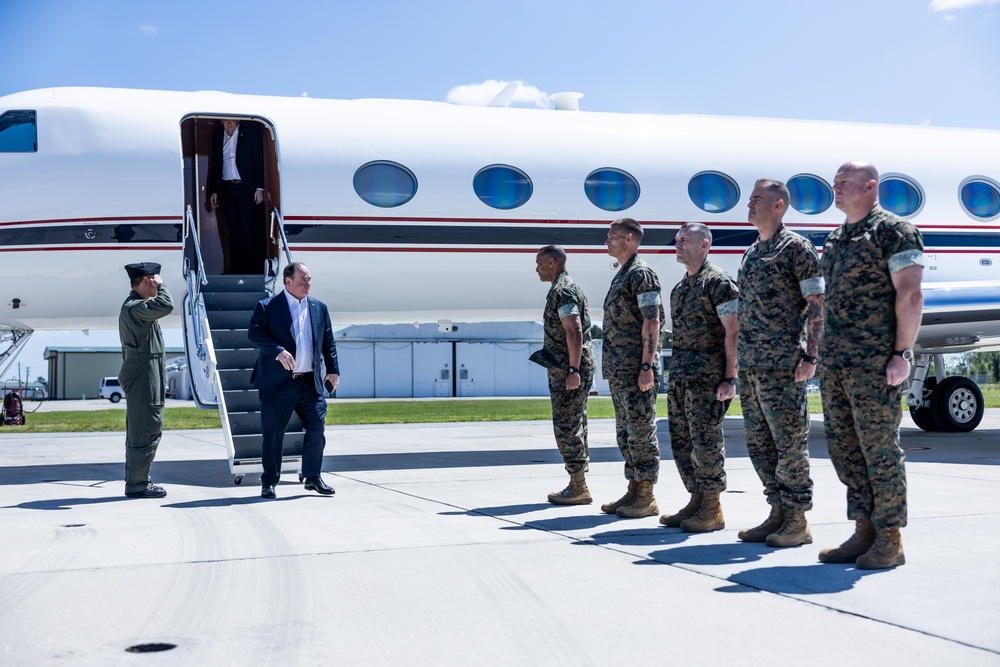 The Secretary of the Navy visits II Marine Expeditionary Force