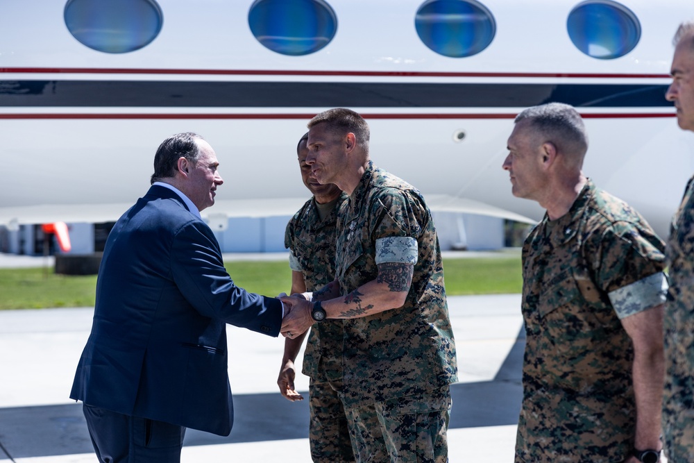 The Secretary of the Navy visits II Marine Expeditionary Force