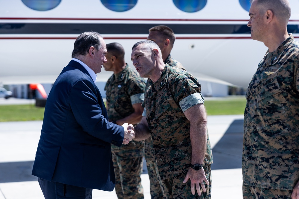 The Secretary of the Navy visits II Marine Expeditionary Force