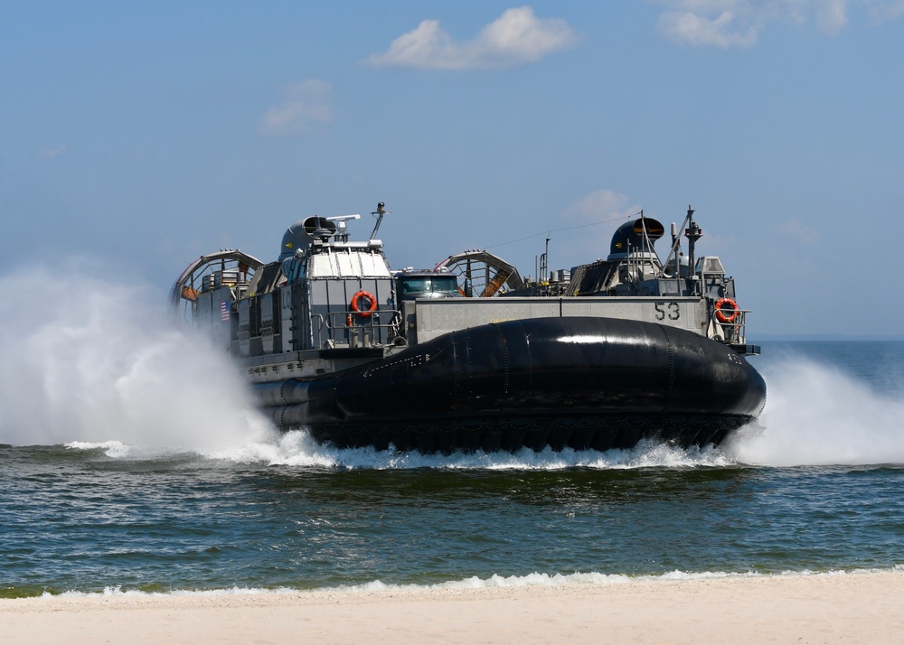 Pax River Supports Beach Landing for ACU-4, NSWG-4