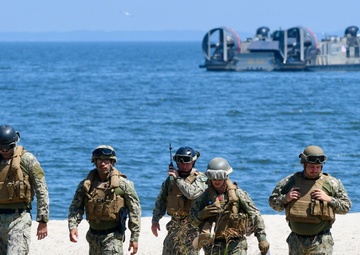 Pax River Supports Beach Landing for ACU-4, NSWG-4