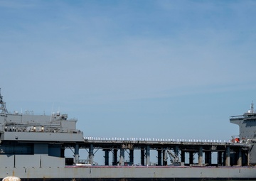 USS Hershel &quot;Woody&quot; Williams (ESB 4) Returns to Naval Station Norfolk