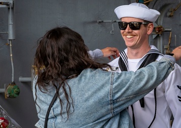 USS Hershel &quot;Woody&quot; Williams (ESB 4) Returns to Naval Station Norfolk