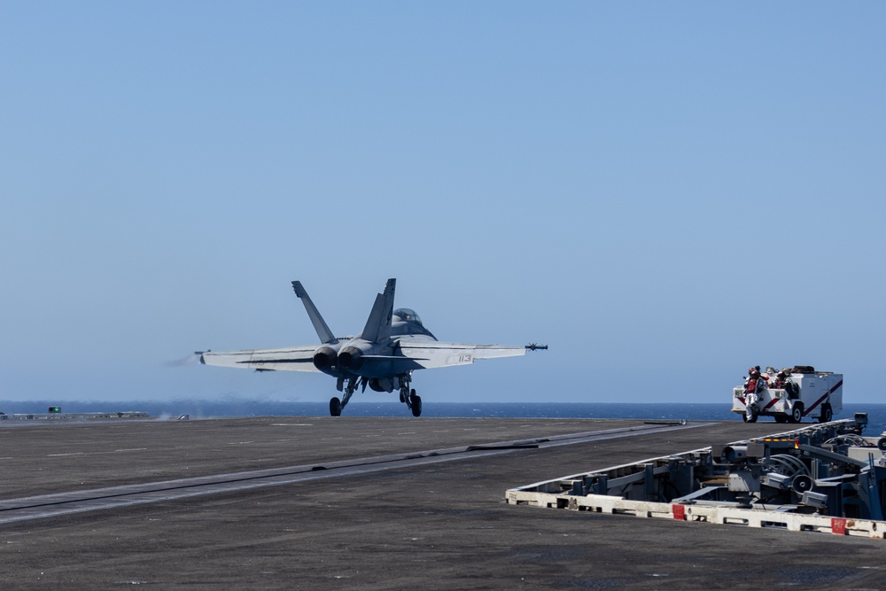 Abraham Lincoln conducts flight operations
