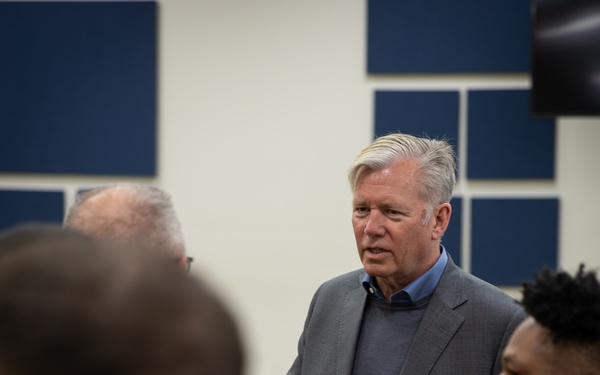 To Catch A Predator's Chris Hansen meets with future military police officers training at Ft. McClellan