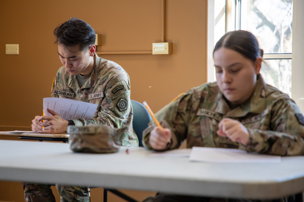 34 DSB Best Warrior Competition [Image 7 of 14]