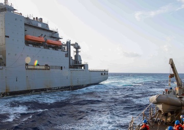 USS Mahan (DDG 72) Replenishment at Sea