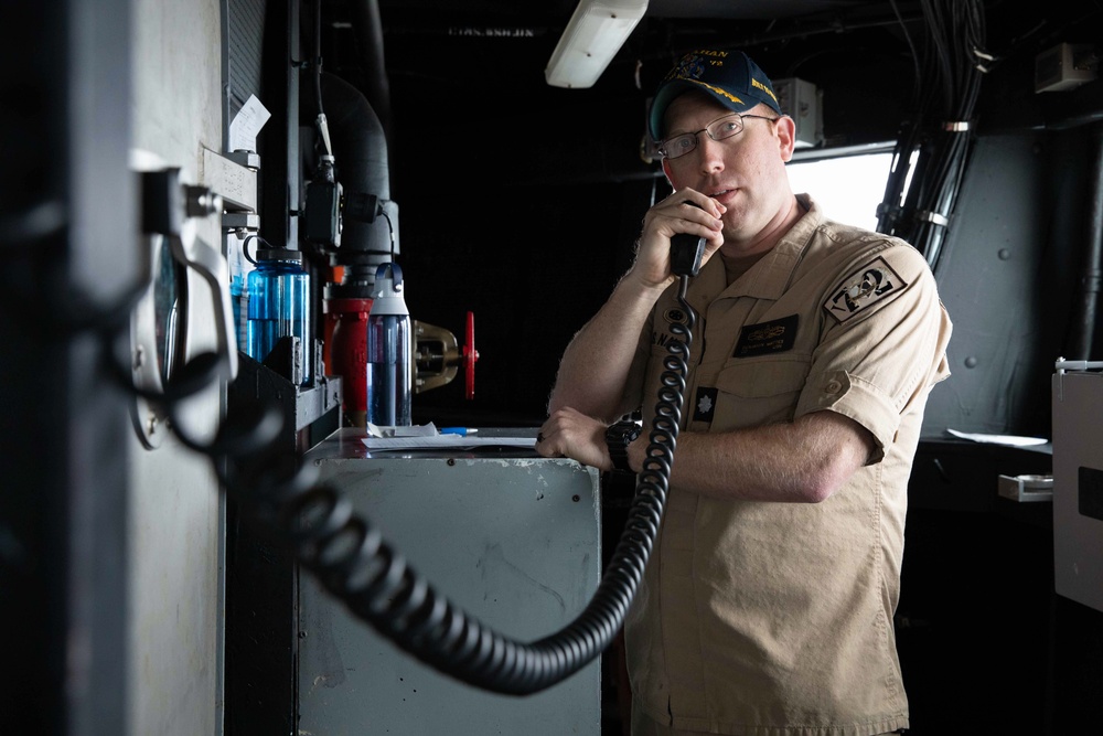USS Mahan (DDG 72) Commanding Officer Speaks to Crew