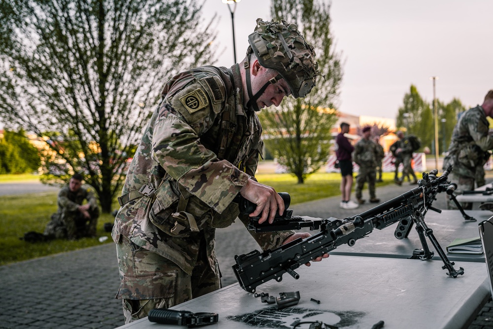 Soldiers execute weapons lane at Best Squad competition in Italy