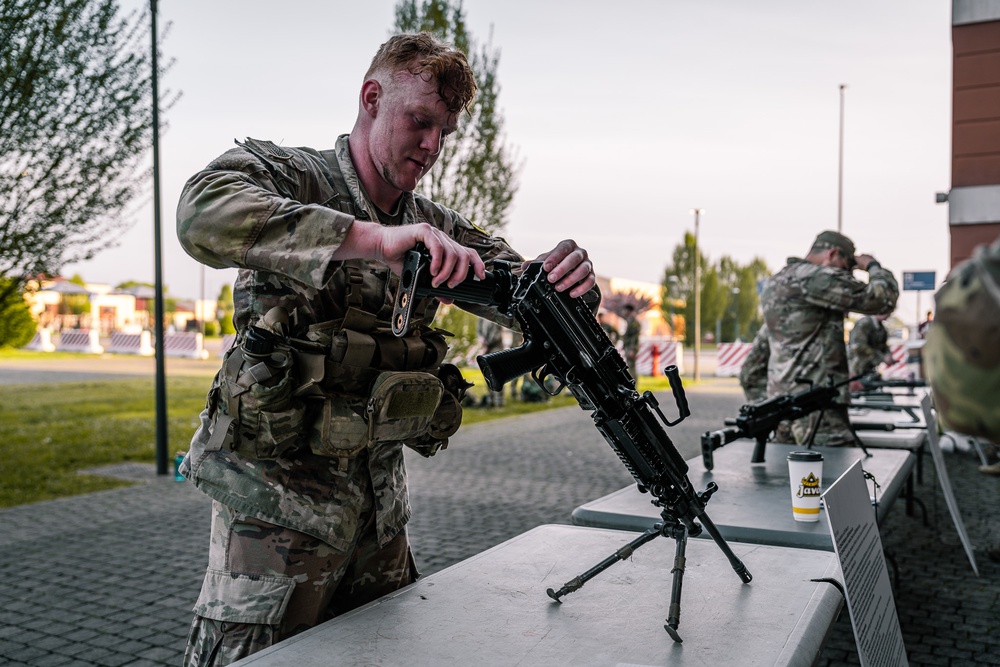 Soldiers execute weapons lane at Best Squad competition in Italy