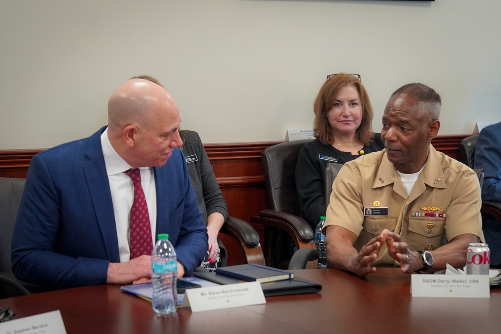 Xerox Chief Executive Officer visits Naval War College