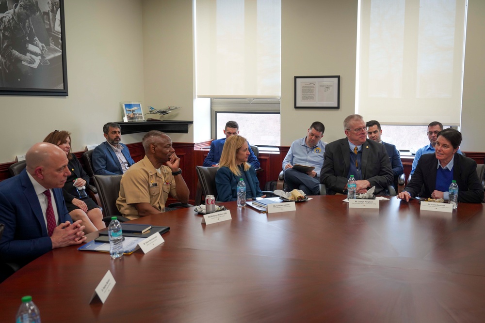 Xerox Chief Executive Officer visits Naval War College