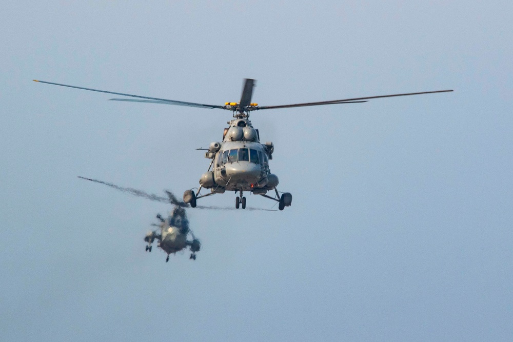 U.S., India forces conduct beach landing training during Tiger Triumph 2025