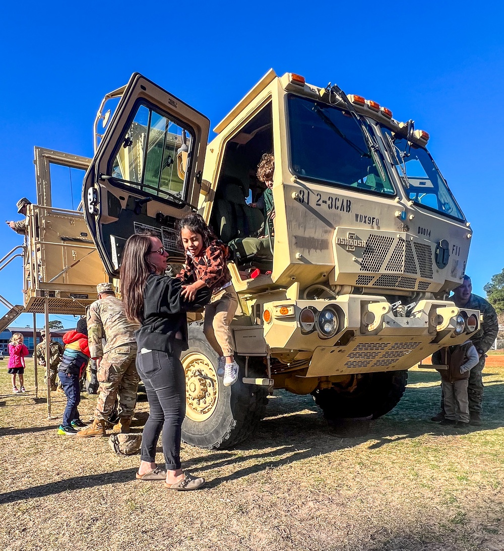 See, Speak, Control: Army Air Traffic Controllers Demonstrate Mobile Tower System Capabilities